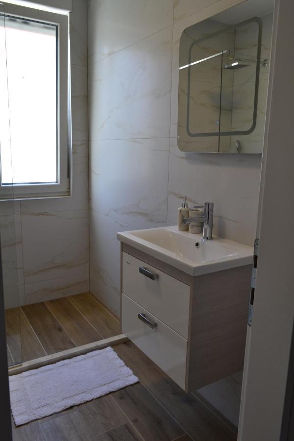 Villa Apartment Joel Trogir Exteriör bild