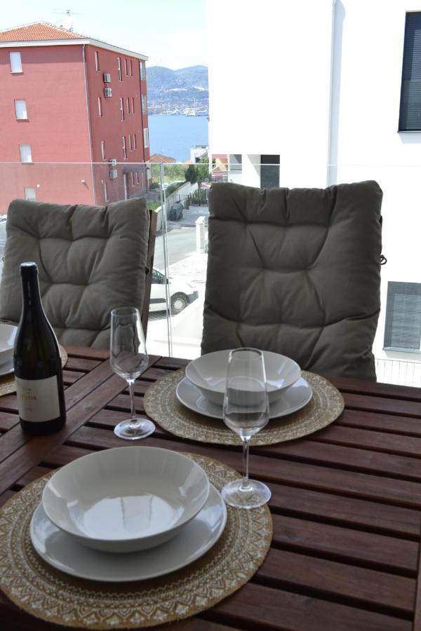Villa Apartment Joel Trogir Exteriör bild
